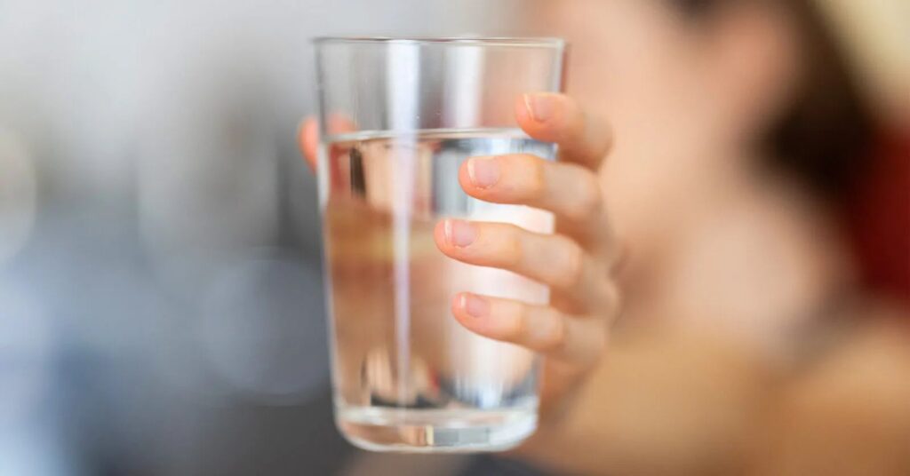 ¿Bebe suficiente agua?