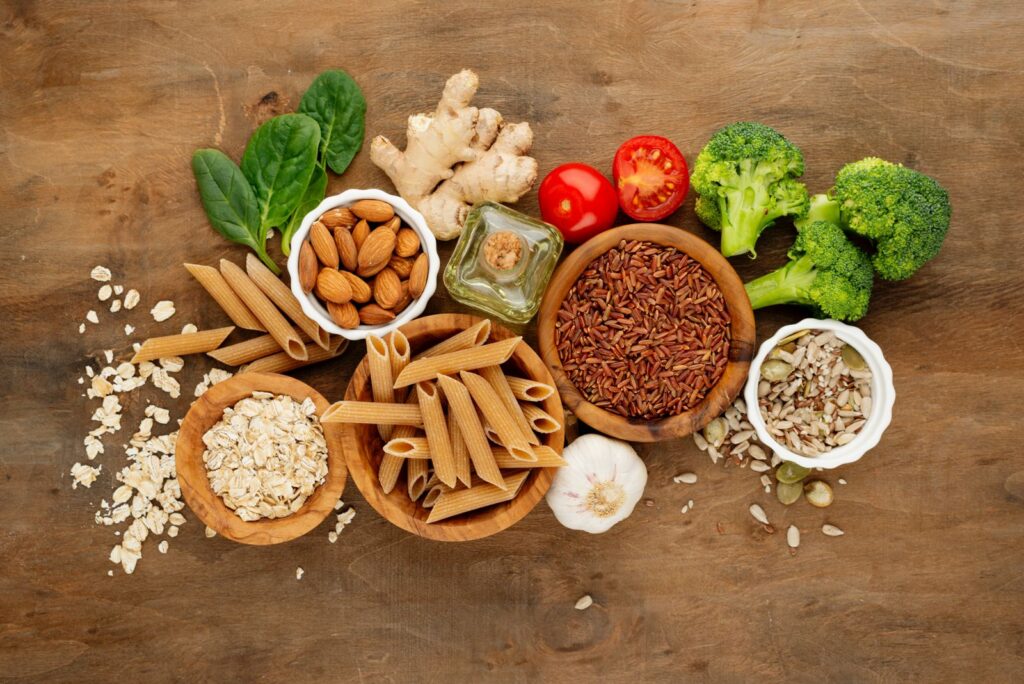 hidratos de carbono complejos, como cereales integrales, fruta y verdura